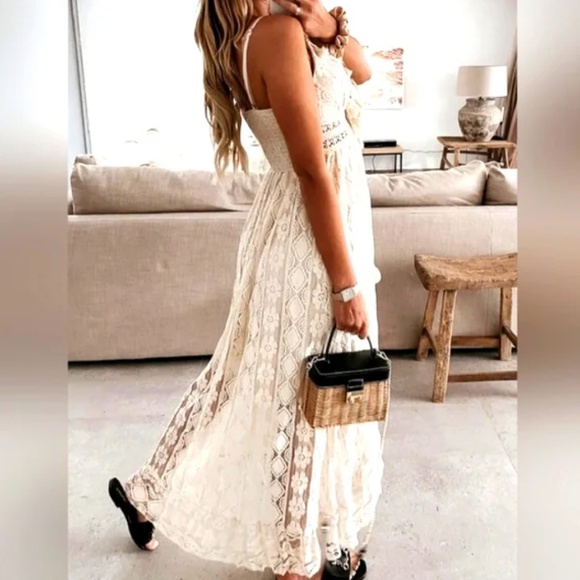 BOHO WHITE LACE DRESS WITH TASSLES! - Picture 4 of 10